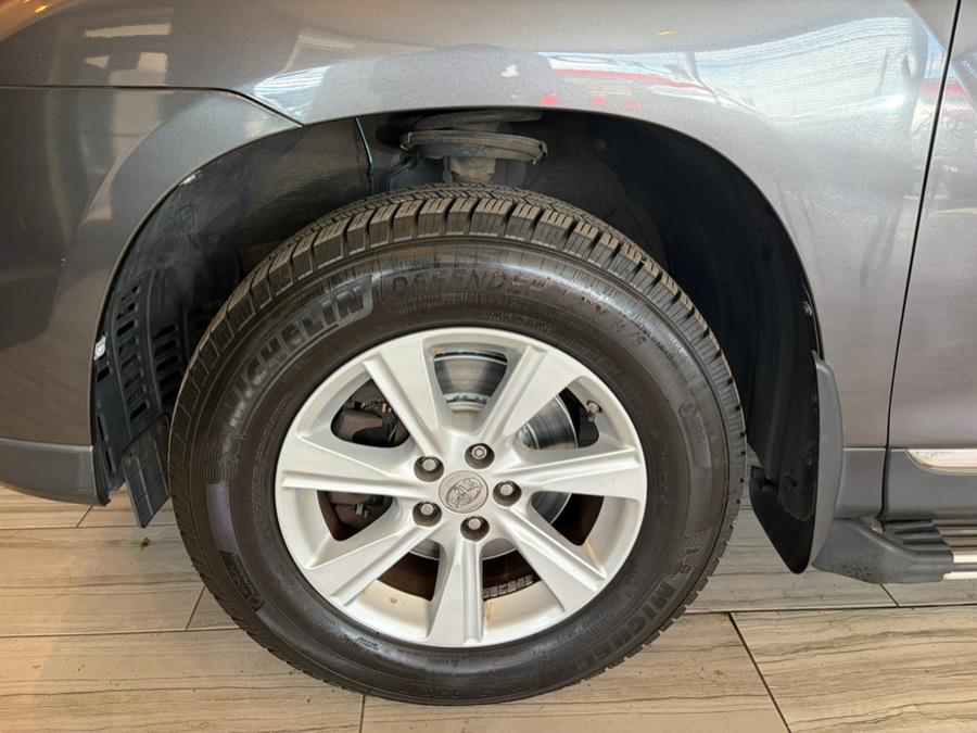 2011 Toyota Highlander 4WD 4dr V6 Base, available for sale in West Hartford, Connecticut | AutoMax. West Hartford, Connecticut 2011 Toyota Highlander 4WD 4dr V6 Base, available for sale in West Hartford, Connecticut | AutoMax. West Hartford, Connecticut