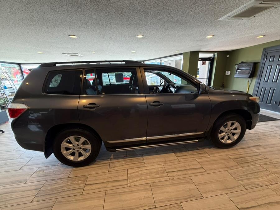 2011 Toyota Highlander 4WD 4dr V6 Base, available for sale in West Hartford, Connecticut | AutoMax. West Hartford, Connecticut 2011 Toyota Highlander 4WD 4dr V6 Base, available for sale in West Hartford, Connecticut | AutoMax. West Hartford, Connecticut