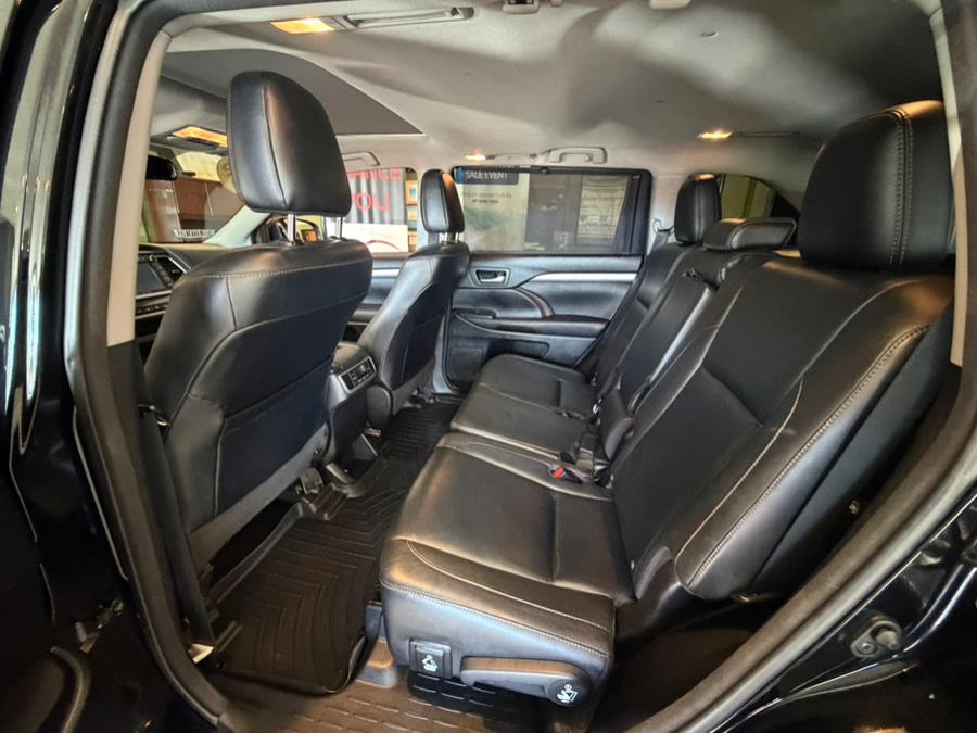 2016 Toyota Highlander AWD 4dr V6 XLE (Natl), available for sale in West Hartford, Connecticut | AutoMax. West Hartford, Connecticut 2016 Toyota Highlander AWD 4dr V6 XLE (Natl), available for sale in West Hartford, Connecticut | AutoMax. West Hartford, Connecticut