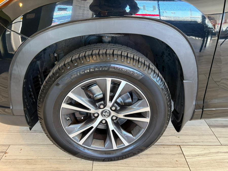 2016 Toyota Highlander AWD 4dr V6 XLE (Natl), available for sale in West Hartford, Connecticut | AutoMax. West Hartford, Connecticut 2016 Toyota Highlander AWD 4dr V6 XLE (Natl), available for sale in West Hartford, Connecticut | AutoMax. West Hartford, Connecticut