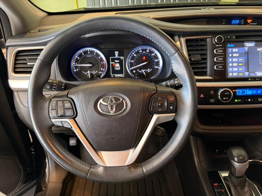 2016 Toyota Highlander AWD 4dr V6 XLE (Natl), available for sale in West Hartford, Connecticut | AutoMax. West Hartford, Connecticut 2016 Toyota Highlander AWD 4dr V6 XLE (Natl), available for sale in West Hartford, Connecticut | AutoMax. West Hartford, Connecticut