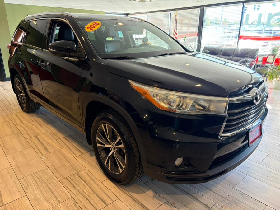 2016 Toyota Highlander AWD 4dr V6 XLE (Natl), available for sale in West Hartford, Connecticut | AutoMax. West Hartford, Connecticut 2016 Toyota Highlander AWD 4dr V6 XLE (Natl), available for sale in West Hartford, Connecticut | AutoMax. West Hartford, Connecticut