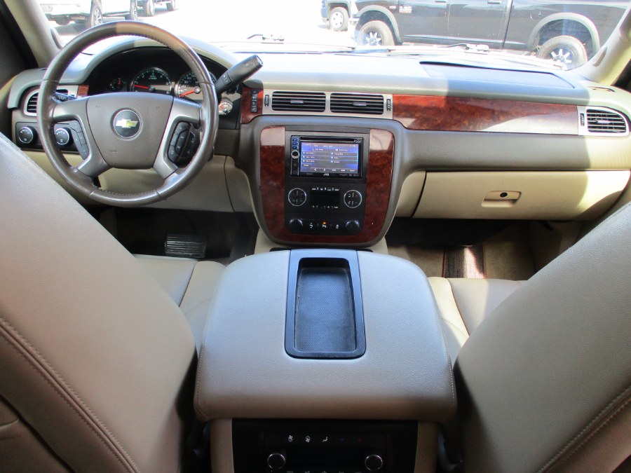 2013 Chevrolet Suburban 4WD 4dr 1500 LT, available for sale in Suffield, Connecticut | Suffield Auto LLC. Suffield, Connecticut 2013 Chevrolet Suburban 4WD 4dr 1500 LT, available for sale in Suffield, Connecticut | Suffield Auto LLC. Suffield, Connecticut