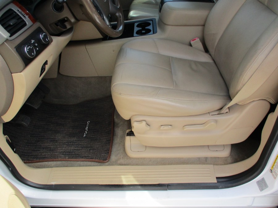 2013 Chevrolet Suburban 4WD 4dr 1500 LT, available for sale in Suffield, Connecticut | Suffield Auto LLC. Suffield, Connecticut 2013 Chevrolet Suburban 4WD 4dr 1500 LT, available for sale in Suffield, Connecticut | Suffield Auto LLC. Suffield, Connecticut