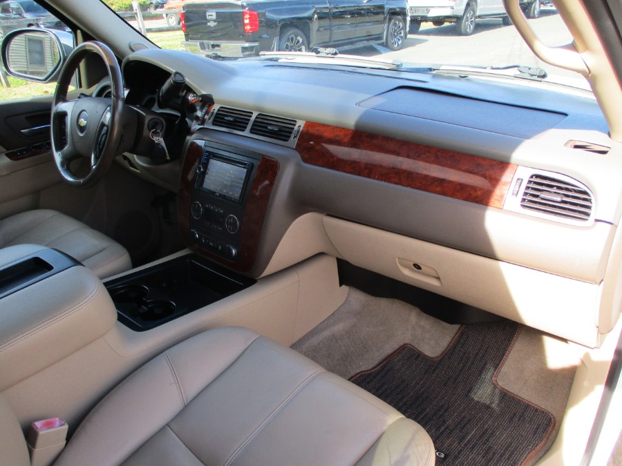 2013 Chevrolet Suburban 4WD 4dr 1500 LT, available for sale in Suffield, Connecticut | Suffield Auto LLC. Suffield, Connecticut 2013 Chevrolet Suburban 4WD 4dr 1500 LT, available for sale in Suffield, Connecticut | Suffield Auto LLC. Suffield, Connecticut