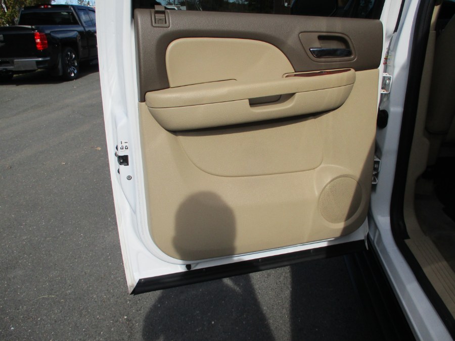 2013 Chevrolet Suburban 4WD 4dr 1500 LT, available for sale in Suffield, Connecticut | Suffield Auto LLC. Suffield, Connecticut 2013 Chevrolet Suburban 4WD 4dr 1500 LT, available for sale in Suffield, Connecticut | Suffield Auto LLC. Suffield, Connecticut