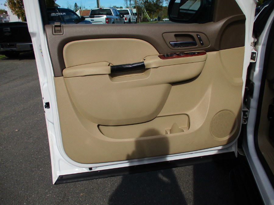 2013 Chevrolet Suburban 4WD 4dr 1500 LT, available for sale in Suffield, Connecticut | Suffield Auto LLC. Suffield, Connecticut 2013 Chevrolet Suburban 4WD 4dr 1500 LT, available for sale in Suffield, Connecticut | Suffield Auto LLC. Suffield, Connecticut