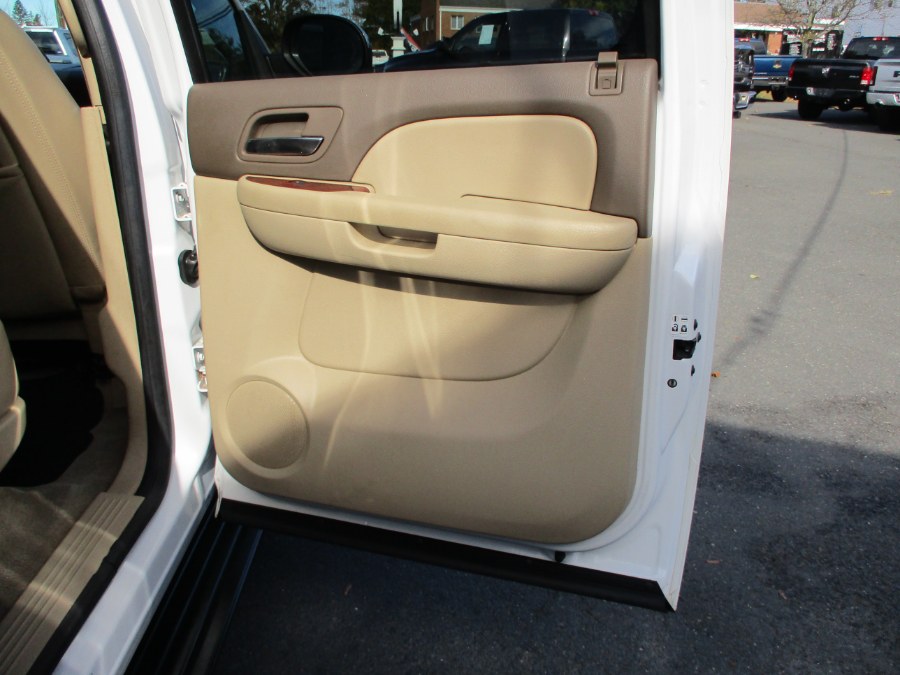 2013 Chevrolet Suburban 4WD 4dr 1500 LT, available for sale in Suffield, Connecticut | Suffield Auto LLC. Suffield, Connecticut 2013 Chevrolet Suburban 4WD 4dr 1500 LT, available for sale in Suffield, Connecticut | Suffield Auto LLC. Suffield, Connecticut