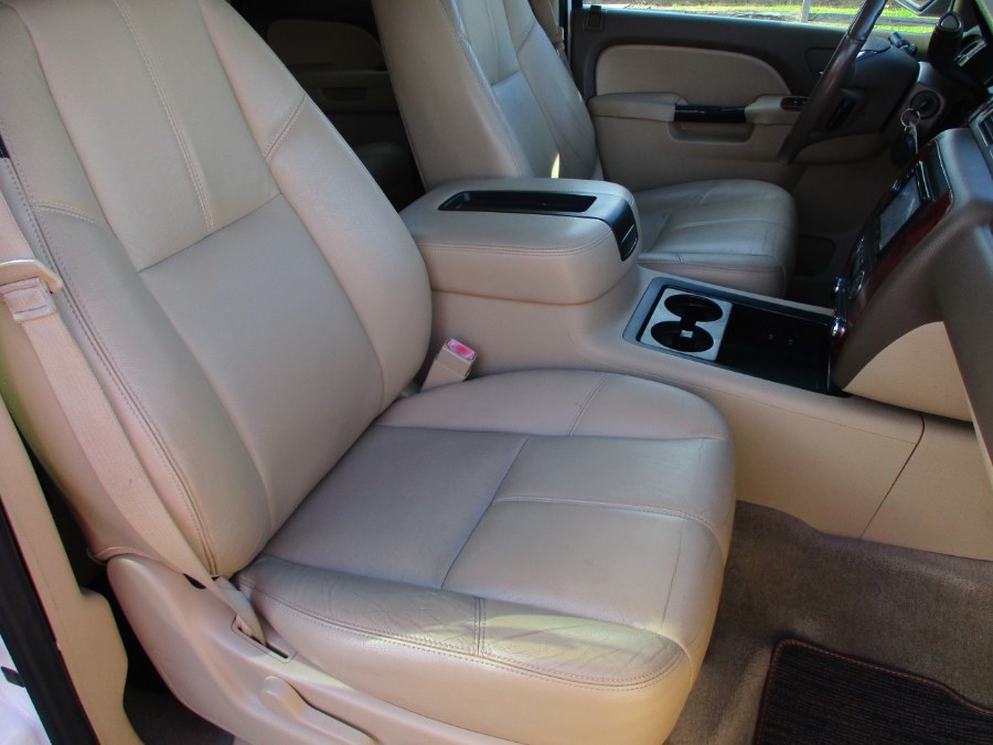 2013 Chevrolet Suburban 4WD 4dr 1500 LT, available for sale in Suffield, Connecticut | Suffield Auto LLC. Suffield, Connecticut 2013 Chevrolet Suburban 4WD 4dr 1500 LT, available for sale in Suffield, Connecticut | Suffield Auto LLC. Suffield, Connecticut