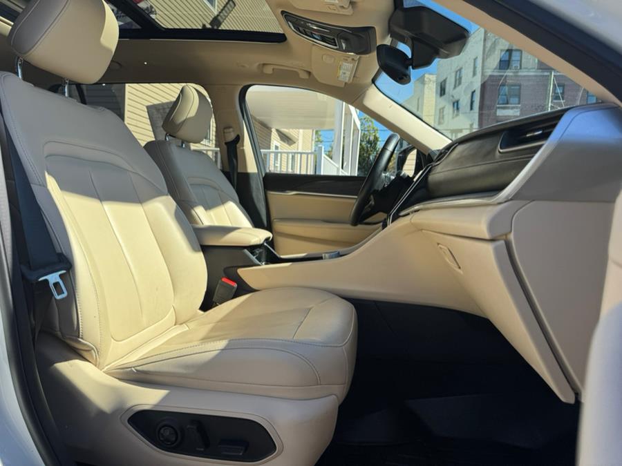 2022 Jeep Grand Cherokee L Limited 4x4, available for sale in Irvington, New Jersey | RT 603 Auto Mall. Irvington, New Jersey 2022 Jeep Grand Cherokee L Limited 4x4, available for sale in Irvington, New Jersey | RT 603 Auto Mall. Irvington, New Jersey