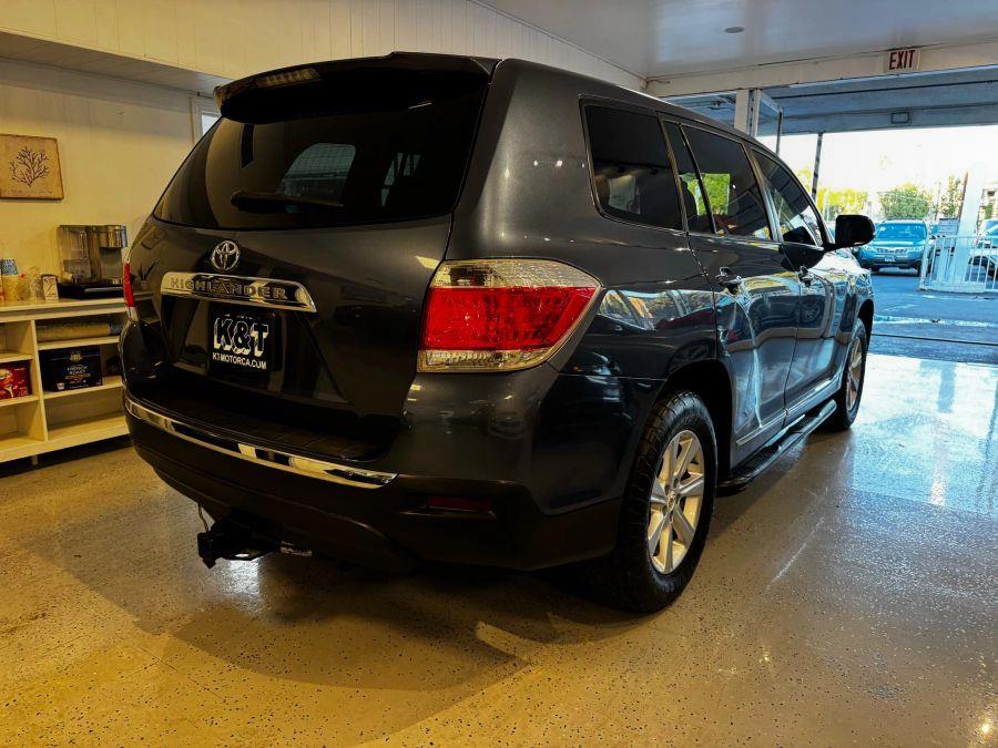 2013 Toyota Highlander SE Sport Utility 4D, available for sale in Santa Ana, California | K&T Motor LLC. Santa Ana, California 2013 Toyota Highlander SE Sport Utility 4D, available for sale in Santa Ana, California | K&T Motor LLC. Santa Ana, California
