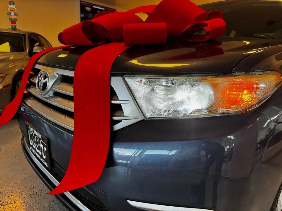 2013 Toyota Highlander SE Sport Utility 4D, available for sale in Santa Ana, California | K&T Motor LLC. Santa Ana, California 2013 Toyota Highlander SE Sport Utility 4D, available for sale in Santa Ana, California | K&T Motor LLC. Santa Ana, California