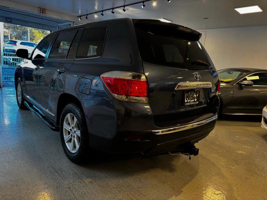 2013 Toyota Highlander SE Sport Utility 4D, available for sale in Santa Ana, California | K&T Motor LLC. Santa Ana, California 2013 Toyota Highlander SE Sport Utility 4D, available for sale in Santa Ana, California | K&T Motor LLC. Santa Ana, California
