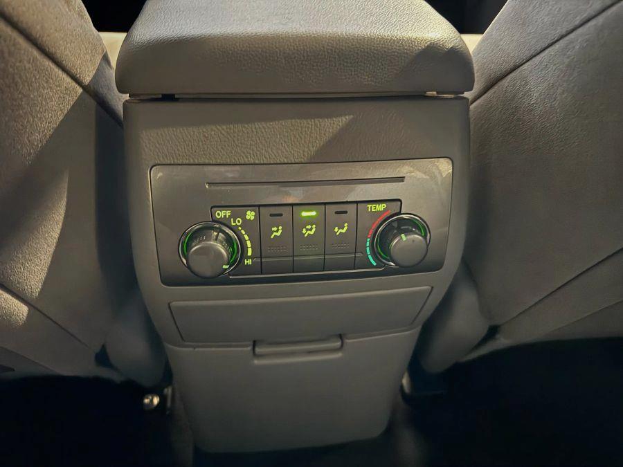 2013 Toyota Highlander SE Sport Utility 4D, available for sale in Santa Ana, California | K&T Motor LLC. Santa Ana, California 2013 Toyota Highlander SE Sport Utility 4D, available for sale in Santa Ana, California | K&T Motor LLC. Santa Ana, California