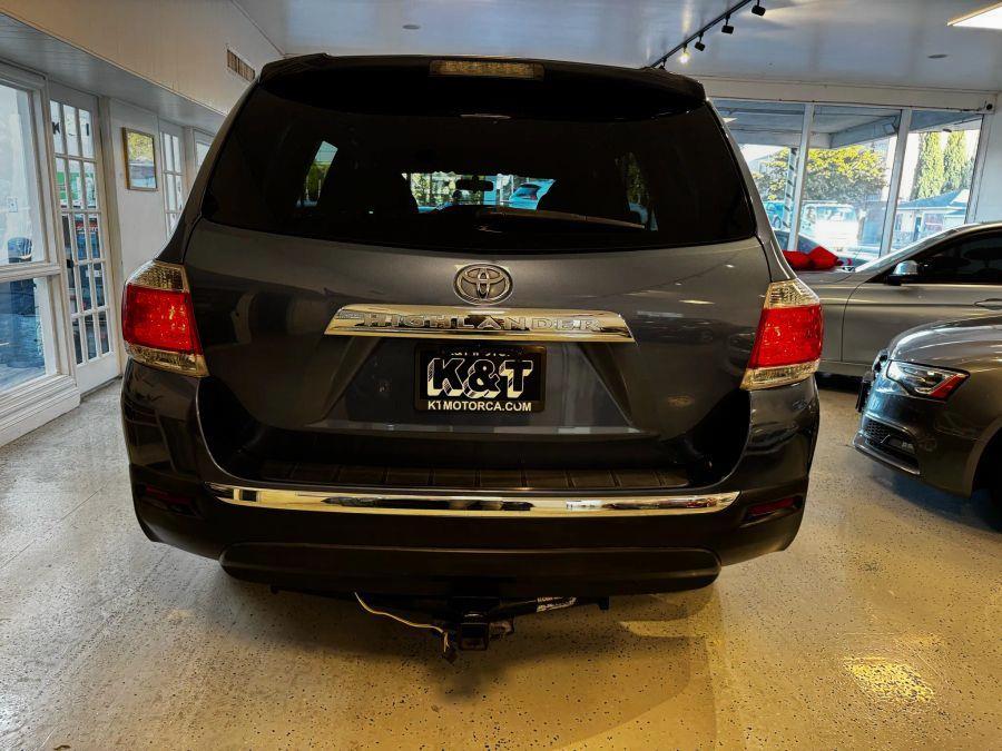 2013 Toyota Highlander SE Sport Utility 4D, available for sale in Santa Ana, California | K&T Motor LLC. Santa Ana, California 2013 Toyota Highlander SE Sport Utility 4D, available for sale in Santa Ana, California | K&T Motor LLC. Santa Ana, California