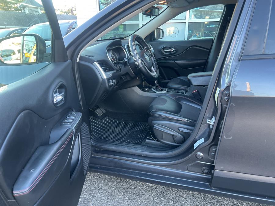 2015 Jeep Cherokee 4WD 4dr Trailhawk, available for sale in Milford, Connecticut | Korhan LLC DBA Superior Motors. Milford, Connecticut 2015 Jeep Cherokee 4WD 4dr Trailhawk, available for sale in Milford, Connecticut | Korhan LLC DBA Superior Motors. Milford, Connecticut