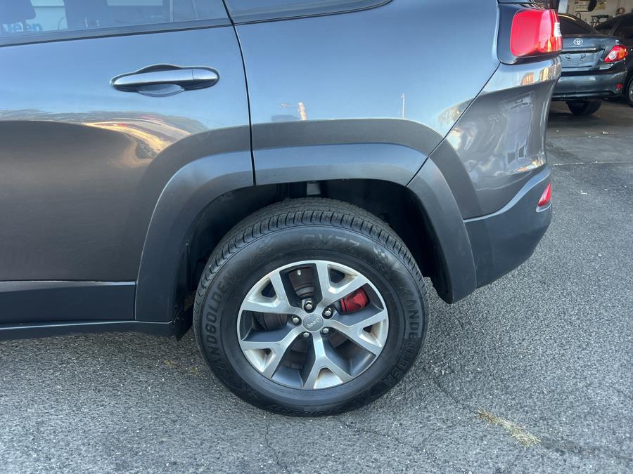 2015 Jeep Cherokee 4WD 4dr Trailhawk, available for sale in Milford, Connecticut | Korhan LLC DBA Superior Motors. Milford, Connecticut 2015 Jeep Cherokee 4WD 4dr Trailhawk, available for sale in Milford, Connecticut | Korhan LLC DBA Superior Motors. Milford, Connecticut