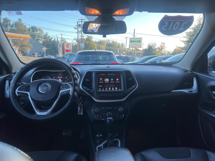 2015 Jeep Cherokee 4WD 4dr Trailhawk, available for sale in Milford, Connecticut | Korhan LLC DBA Superior Motors. Milford, Connecticut 2015 Jeep Cherokee 4WD 4dr Trailhawk, available for sale in Milford, Connecticut | Korhan LLC DBA Superior Motors. Milford, Connecticut
