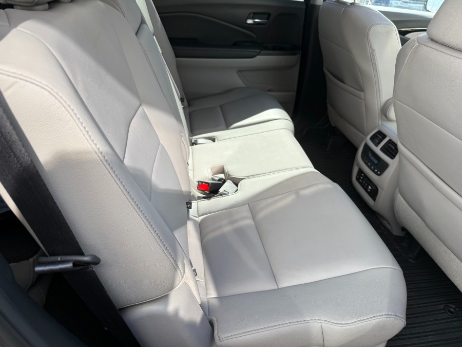 2017 Honda Pilot Touring AWD, available for sale in Bristol, Connecticut | Bristol Auto Center LLC. Bristol, Connecticut 2017 Honda Pilot Touring AWD, available for sale in Bristol, Connecticut | Bristol Auto Center LLC. Bristol, Connecticut