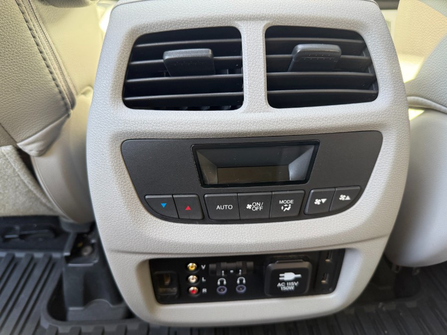2017 Honda Pilot Touring AWD, available for sale in Bristol, Connecticut | Bristol Auto Center LLC. Bristol, Connecticut 2017 Honda Pilot Touring AWD, available for sale in Bristol, Connecticut | Bristol Auto Center LLC. Bristol, Connecticut