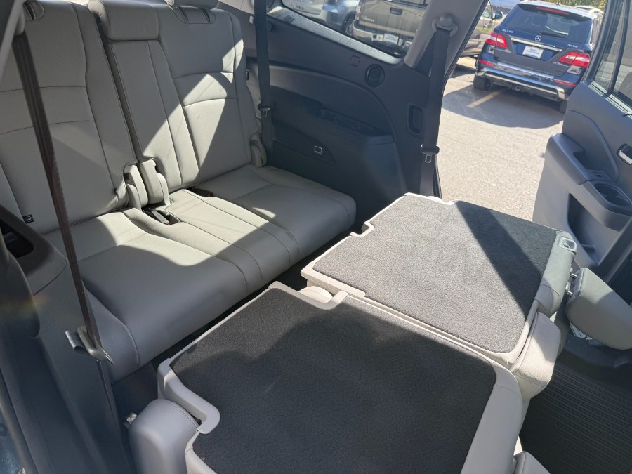 2017 Honda Pilot Touring AWD, available for sale in Bristol, Connecticut | Bristol Auto Center LLC. Bristol, Connecticut 2017 Honda Pilot Touring AWD, available for sale in Bristol, Connecticut | Bristol Auto Center LLC. Bristol, Connecticut