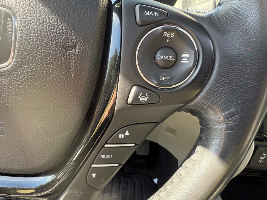 2017 Honda Pilot Touring AWD, available for sale in Bristol, Connecticut | Bristol Auto Center LLC. Bristol, Connecticut 2017 Honda Pilot Touring AWD, available for sale in Bristol, Connecticut | Bristol Auto Center LLC. Bristol, Connecticut