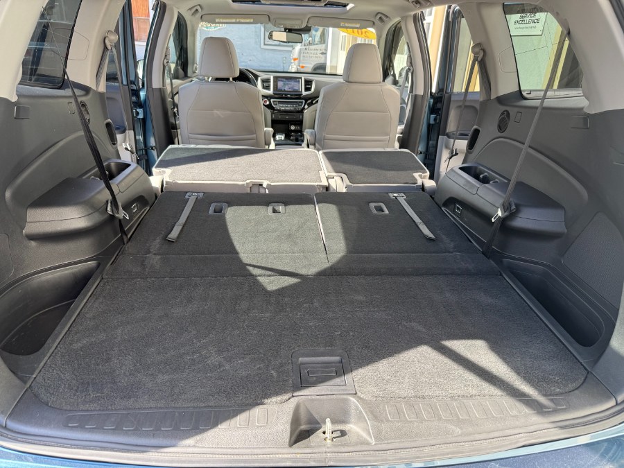 2017 Honda Pilot Touring AWD, available for sale in Bristol, Connecticut | Bristol Auto Center LLC. Bristol, Connecticut 2017 Honda Pilot Touring AWD, available for sale in Bristol, Connecticut | Bristol Auto Center LLC. Bristol, Connecticut