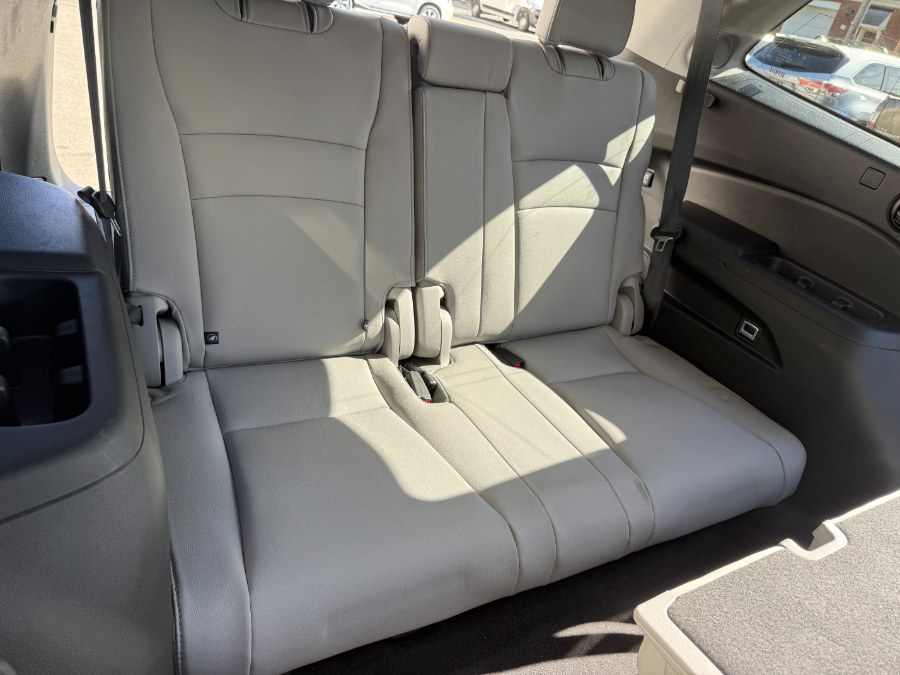 2017 Honda Pilot Touring AWD, available for sale in Bristol, Connecticut | Bristol Auto Center LLC. Bristol, Connecticut 2017 Honda Pilot Touring AWD, available for sale in Bristol, Connecticut | Bristol Auto Center LLC. Bristol, Connecticut