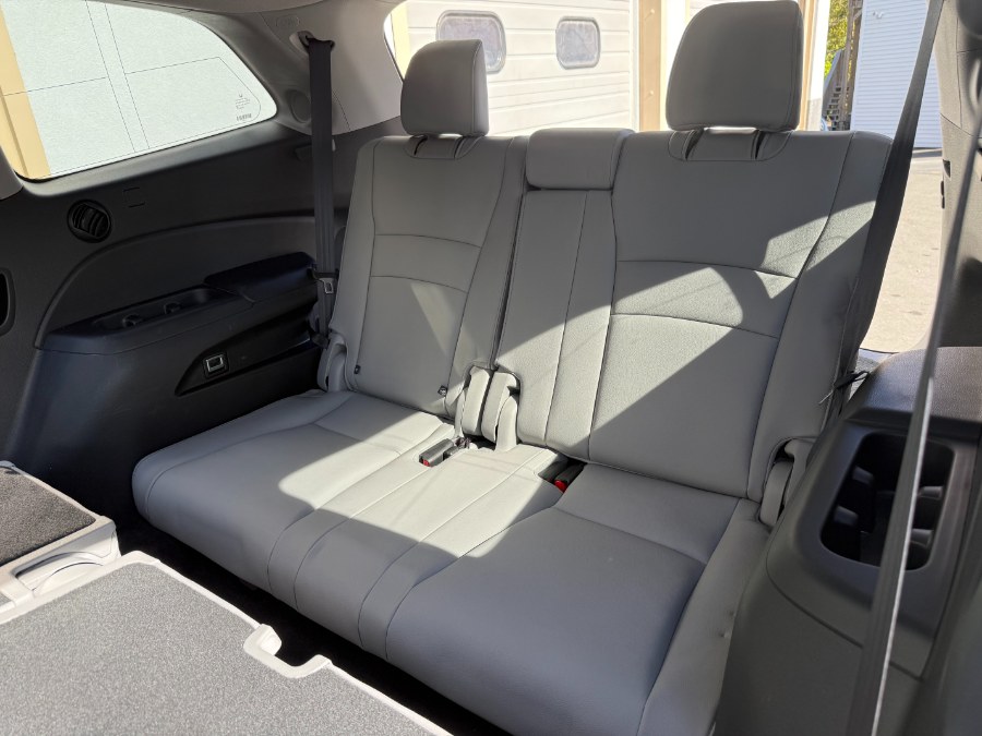 2017 Honda Pilot Touring AWD, available for sale in Bristol, Connecticut | Bristol Auto Center LLC. Bristol, Connecticut 2017 Honda Pilot Touring AWD, available for sale in Bristol, Connecticut | Bristol Auto Center LLC. Bristol, Connecticut