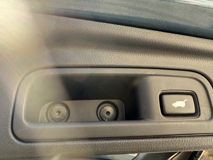 2017 Honda Pilot Touring AWD, available for sale in Bristol, Connecticut | Bristol Auto Center LLC. Bristol, Connecticut 2017 Honda Pilot Touring AWD, available for sale in Bristol, Connecticut | Bristol Auto Center LLC. Bristol, Connecticut