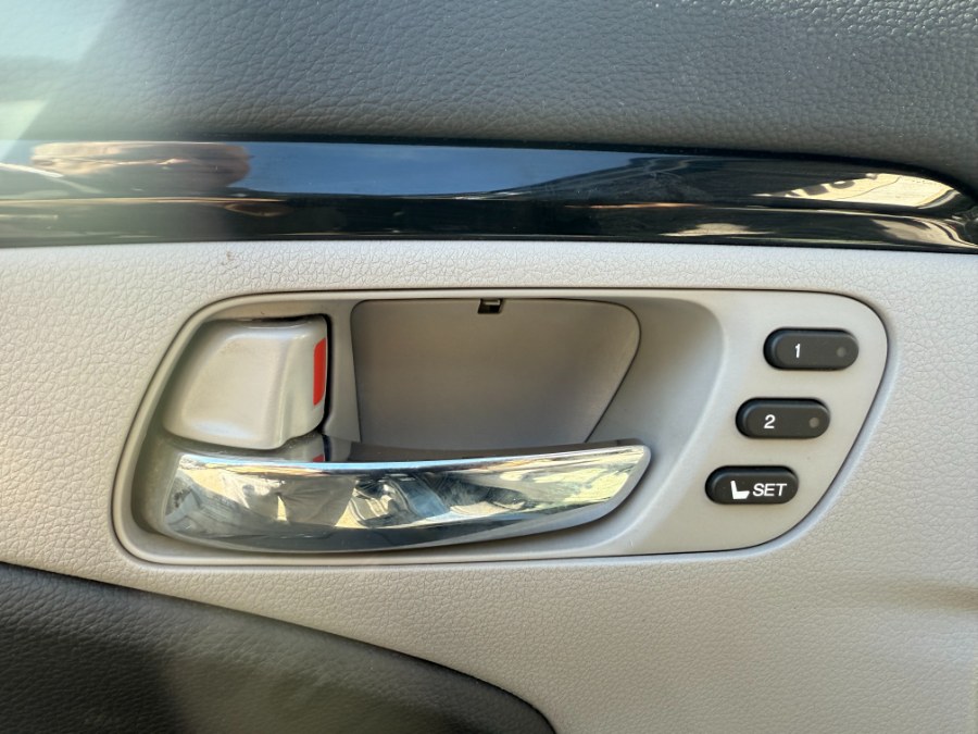 2017 Honda Pilot Touring AWD, available for sale in Bristol, Connecticut | Bristol Auto Center LLC. Bristol, Connecticut 2017 Honda Pilot Touring AWD, available for sale in Bristol, Connecticut | Bristol Auto Center LLC. Bristol, Connecticut