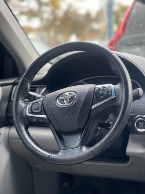 2016 Toyota Camry 4dr Sdn V6 Auto XLE (Natl), available for sale in BROOKLYN, New York | Deals on Wheels International Auto. BROOKLYN, New York 2016 Toyota Camry 4dr Sdn V6 Auto XLE (Natl), available for sale in BROOKLYN, New York | Deals on Wheels International Auto. BROOKLYN, New York