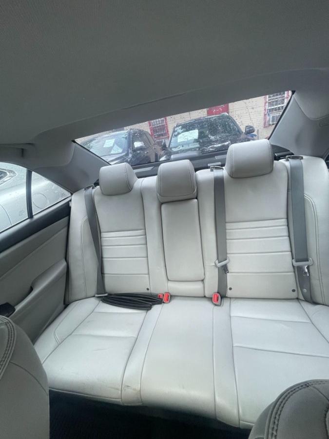 2016 Toyota Camry 4dr Sdn V6 Auto XLE (Natl), available for sale in BROOKLYN, New York | Deals on Wheels International Auto. BROOKLYN, New York 2016 Toyota Camry 4dr Sdn V6 Auto XLE (Natl), available for sale in BROOKLYN, New York | Deals on Wheels International Auto. BROOKLYN, New York