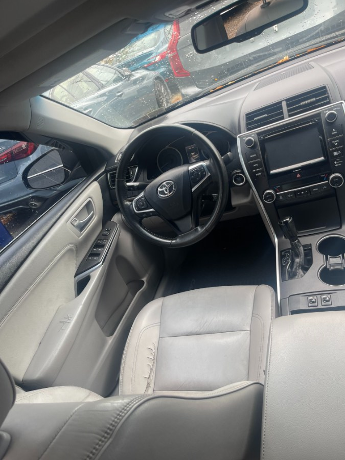 2016 Toyota Camry 4dr Sdn V6 Auto XLE (Natl), available for sale in BROOKLYN, New York | Deals on Wheels International Auto. BROOKLYN, New York 2016 Toyota Camry 4dr Sdn V6 Auto XLE (Natl), available for sale in BROOKLYN, New York | Deals on Wheels International Auto. BROOKLYN, New York
