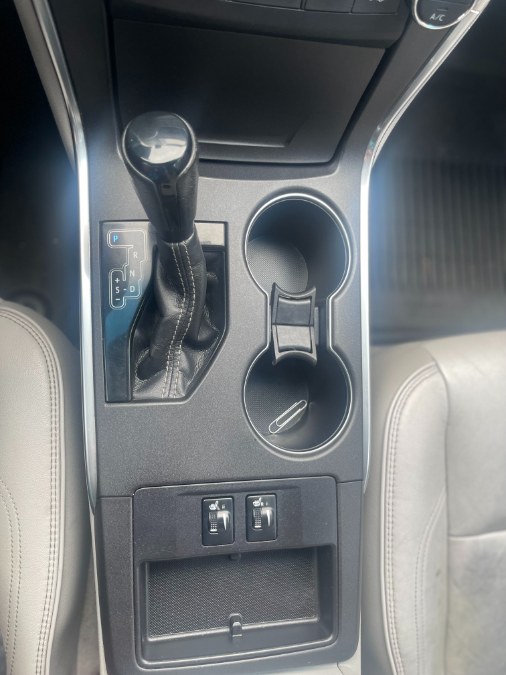 2016 Toyota Camry 4dr Sdn V6 Auto XLE (Natl), available for sale in BROOKLYN, New York | Deals on Wheels International Auto. BROOKLYN, New York 2016 Toyota Camry 4dr Sdn V6 Auto XLE (Natl), available for sale in BROOKLYN, New York | Deals on Wheels International Auto. BROOKLYN, New York