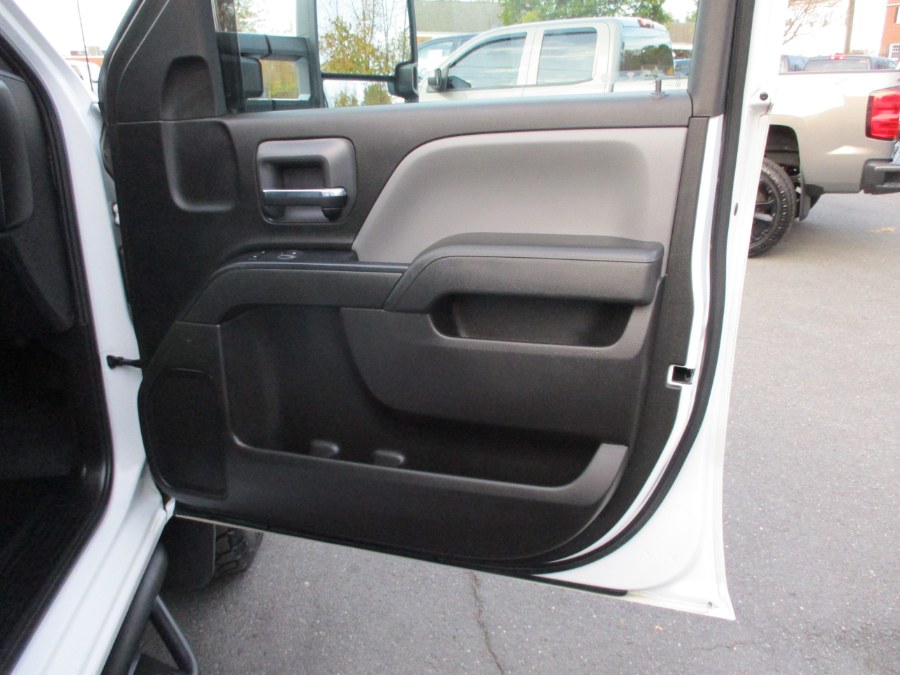 2019 GMC Sierra 2500HD 4WD Double Cab 144.2", available for sale in Suffield, Connecticut | Suffield Auto LLC. Suffield, Connecticut 2019 GMC Sierra 2500HD 4WD Double Cab 144.2", available for sale in Suffield, Connecticut | Suffield Auto LLC. Suffield, Connecticut