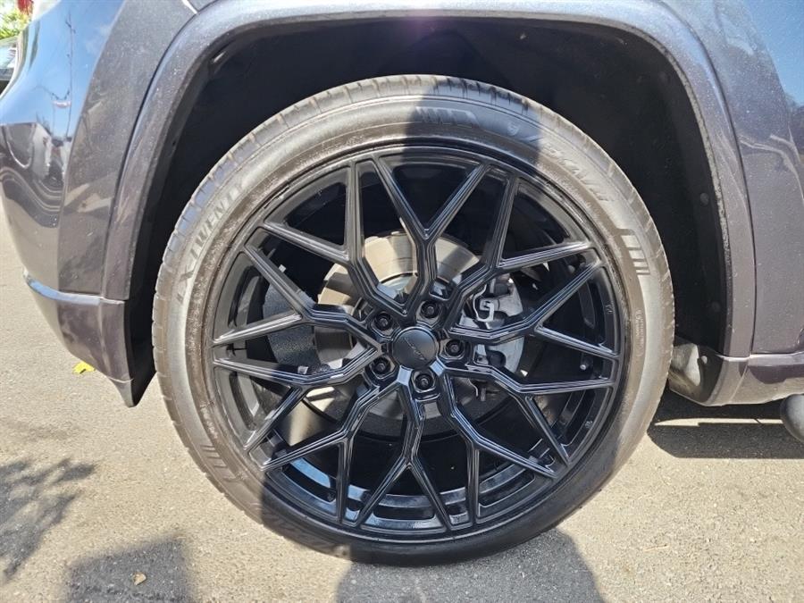 2012 Jeep Grand Cherokee 4WD 4dr Laredo Altitude, available for sale in Islip, New York | L.I. Auto Gallery. Islip, New York 2012 Jeep Grand Cherokee 4WD 4dr Laredo Altitude, available for sale in Islip, New York | L.I. Auto Gallery. Islip, New York
