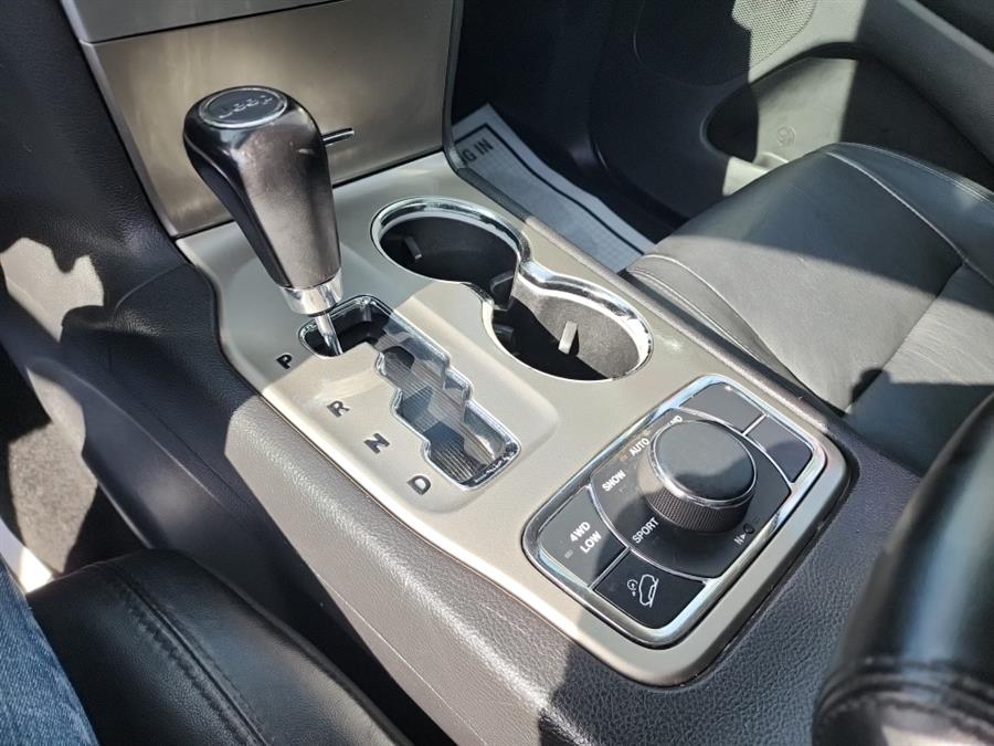 2012 Jeep Grand Cherokee 4WD 4dr Laredo Altitude, available for sale in Islip, New York | L.I. Auto Gallery. Islip, New York 2012 Jeep Grand Cherokee 4WD 4dr Laredo Altitude, available for sale in Islip, New York | L.I. Auto Gallery. Islip, New York