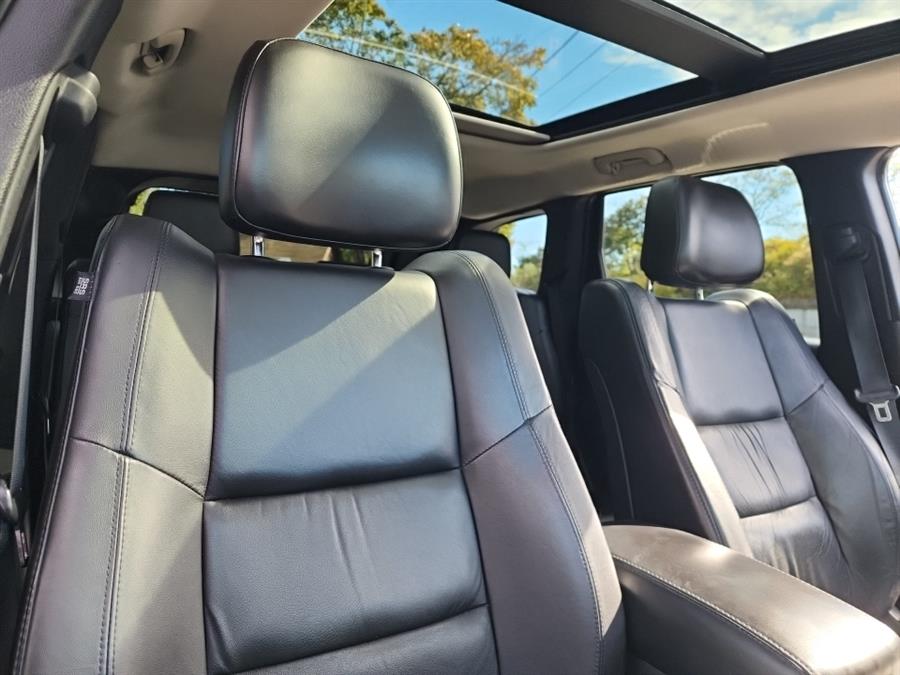 2012 Jeep Grand Cherokee 4WD 4dr Laredo Altitude, available for sale in Islip, New York | L.I. Auto Gallery. Islip, New York 2012 Jeep Grand Cherokee 4WD 4dr Laredo Altitude, available for sale in Islip, New York | L.I. Auto Gallery. Islip, New York