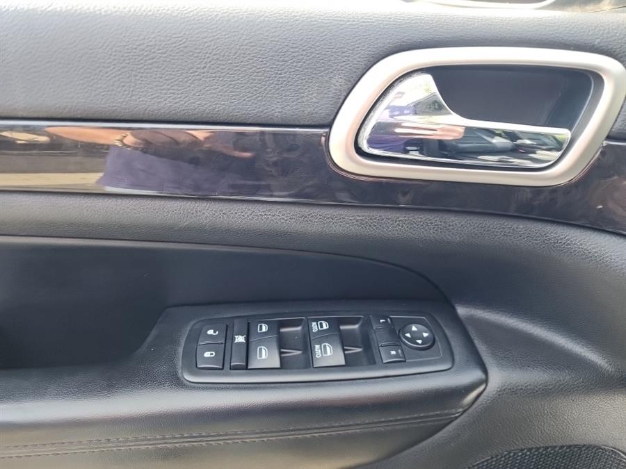 2012 Jeep Grand Cherokee 4WD 4dr Laredo Altitude, available for sale in Islip, New York | L.I. Auto Gallery. Islip, New York 2012 Jeep Grand Cherokee 4WD 4dr Laredo Altitude, available for sale in Islip, New York | L.I. Auto Gallery. Islip, New York