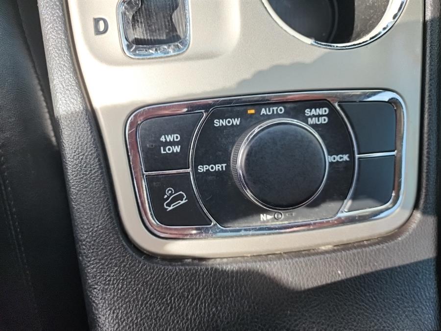 2012 Jeep Grand Cherokee 4WD 4dr Laredo Altitude, available for sale in Islip, New York | L.I. Auto Gallery. Islip, New York 2012 Jeep Grand Cherokee 4WD 4dr Laredo Altitude, available for sale in Islip, New York | L.I. Auto Gallery. Islip, New York