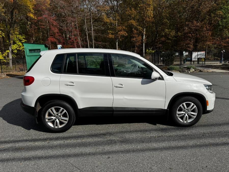 2013 Volkswagen Tiguan 4WD 4dr Auto SE w/Sunroof & Nav *Ltd Avail*, available for sale in Bloomingdale, New Jersey | Bloomingdale Auto Group. Bloomingdale, New Jersey 2013 Volkswagen Tiguan 4WD 4dr Auto SE w/Sunroof & Nav *Ltd Avail*, available for sale in Bloomingdale, New Jersey | Bloomingdale Auto Group. Bloomingdale, New Jersey