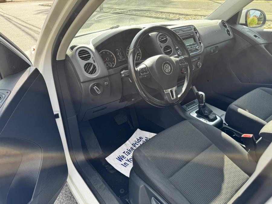 2013 Volkswagen Tiguan 4WD 4dr Auto SE w/Sunroof & Nav *Ltd Avail*, available for sale in Bloomingdale, New Jersey | Bloomingdale Auto Group. Bloomingdale, New Jersey 2013 Volkswagen Tiguan 4WD 4dr Auto SE w/Sunroof & Nav *Ltd Avail*, available for sale in Bloomingdale, New Jersey | Bloomingdale Auto Group. Bloomingdale, New Jersey