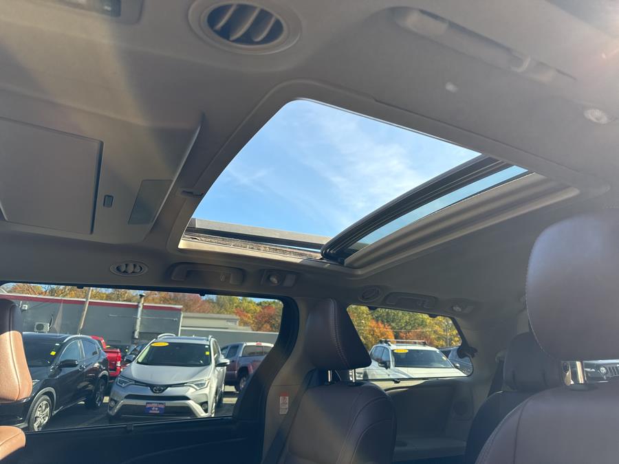 2017 Toyota Sienna Limited Premium FWD 7-Passenger, available for sale in Waterbury, Connecticut | National Auto Brokers, Inc.. Waterbury, Connecticut 2017 Toyota Sienna Limited Premium FWD 7-Passenger, available for sale in Waterbury, Connecticut | National Auto Brokers, Inc.. Waterbury, Connecticut