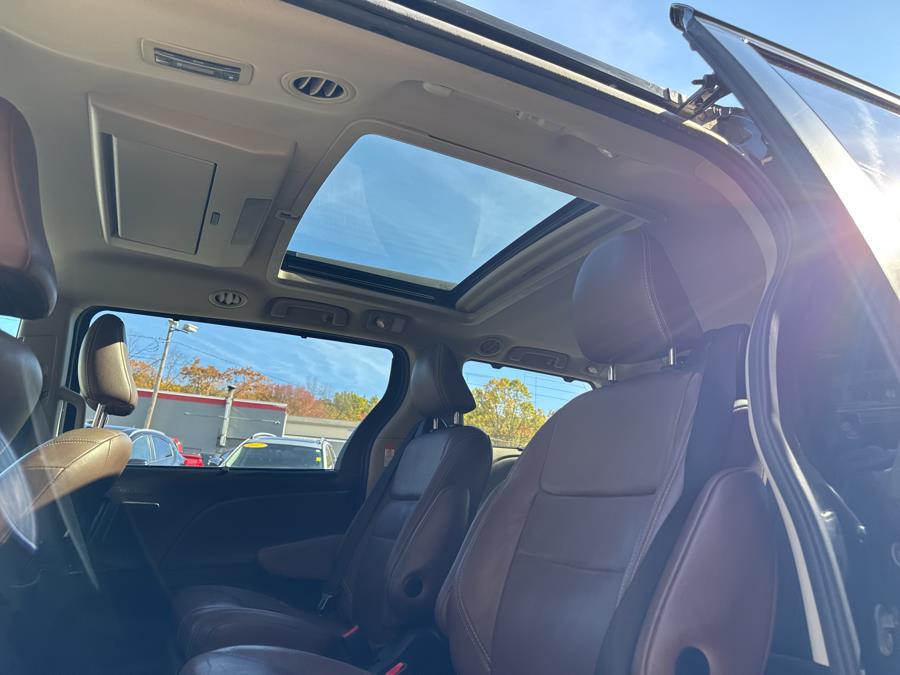 2017 Toyota Sienna Limited Premium FWD 7-Passenger, available for sale in Waterbury, Connecticut | National Auto Brokers, Inc.. Waterbury, Connecticut 2017 Toyota Sienna Limited Premium FWD 7-Passenger, available for sale in Waterbury, Connecticut | National Auto Brokers, Inc.. Waterbury, Connecticut