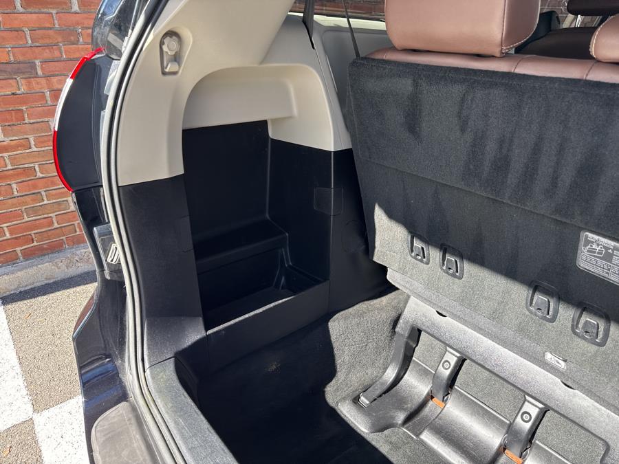 2017 Toyota Sienna Limited Premium FWD 7-Passenger, available for sale in Waterbury, Connecticut | National Auto Brokers, Inc.. Waterbury, Connecticut 2017 Toyota Sienna Limited Premium FWD 7-Passenger, available for sale in Waterbury, Connecticut | National Auto Brokers, Inc.. Waterbury, Connecticut