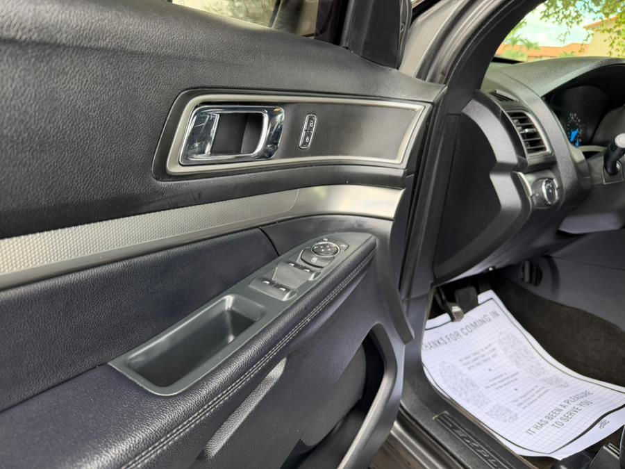 2018 Ford Explorer XLT FWD, available for sale in Hialeah, Florida | The Palm Motors LLC. Hialeah, Florida 2018 Ford Explorer XLT FWD, available for sale in Hialeah, Florida | The Palm Motors LLC. Hialeah, Florida