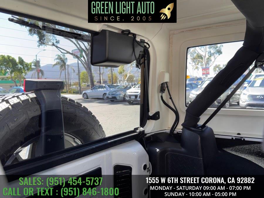 2013 Jeep Wrangler Unlimited 4WD 4dr Sahara, available for sale in Corona, California | Green Light Auto. Corona, California 2013 Jeep Wrangler Unlimited 4WD 4dr Sahara, available for sale in Corona, California | Green Light Auto. Corona, California