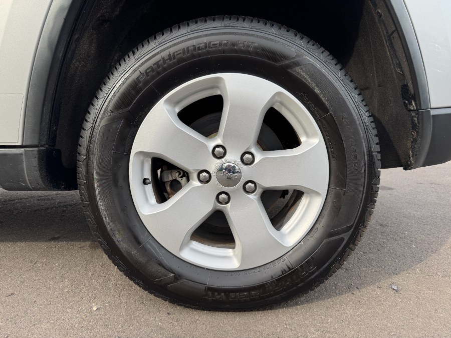 2012 Jeep Grand Cherokee 4WD 4dr Laredo, available for sale in Ortonville, Michigan | Marsh Auto Sales LLC. Ortonville, Michigan 2012 Jeep Grand Cherokee 4WD 4dr Laredo, available for sale in Ortonville, Michigan | Marsh Auto Sales LLC. Ortonville, Michigan