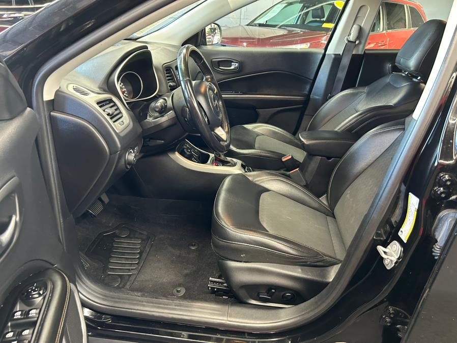 2019 Jeep Compass Latitude photo 2